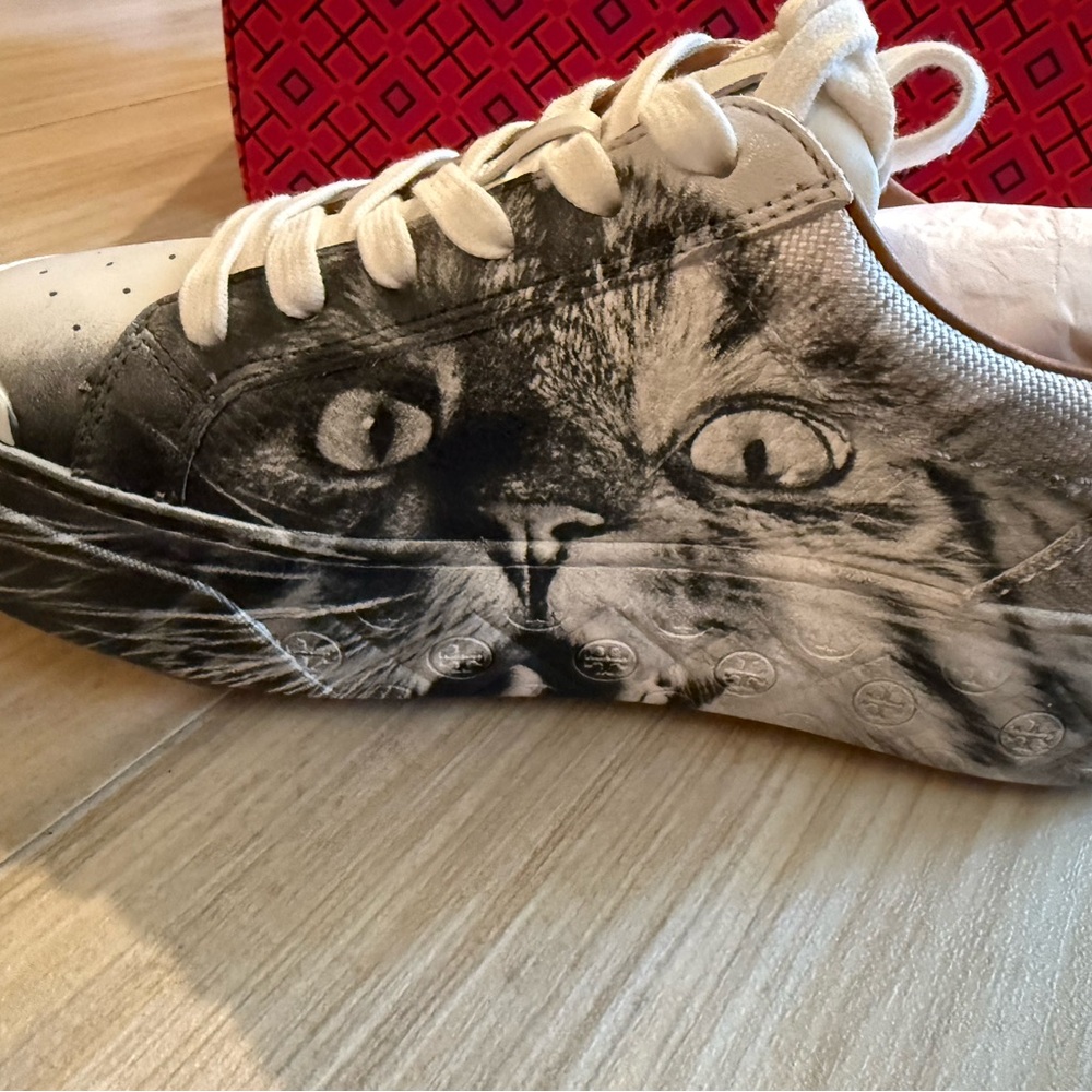 Tory Burch Ladybug Cat Limited Edition Leather . Animal Sneakers 7.5